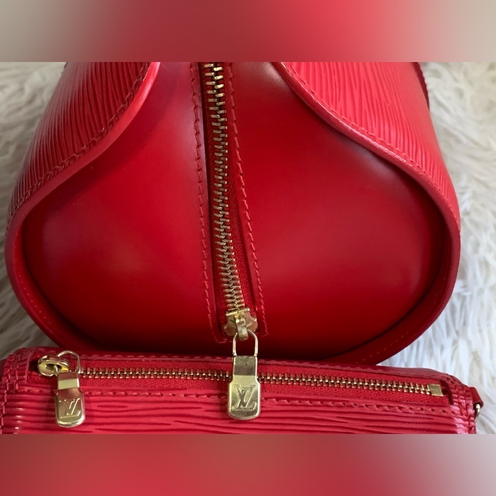 SALE🔥3pcs. Louis Vuitton Vintage Epi Soufflot bag & Pouch & Dust bag-Great CNDTN - Picture 3 of 17